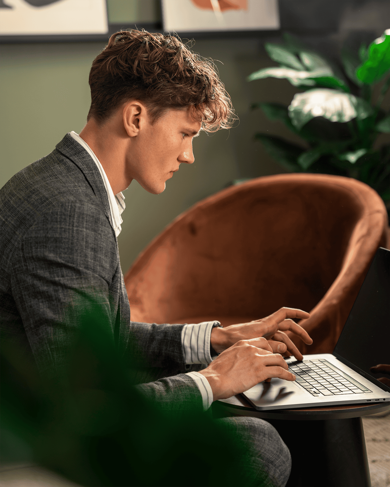 Cemasys analyst doing computer work while sitting down